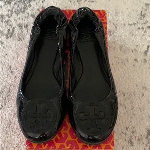 Tory Burch patent reva flat
